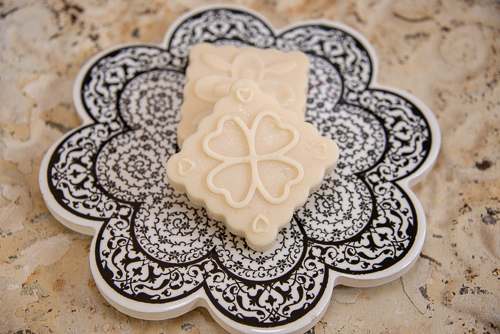 SHEA BUTTER & OUD SOAP